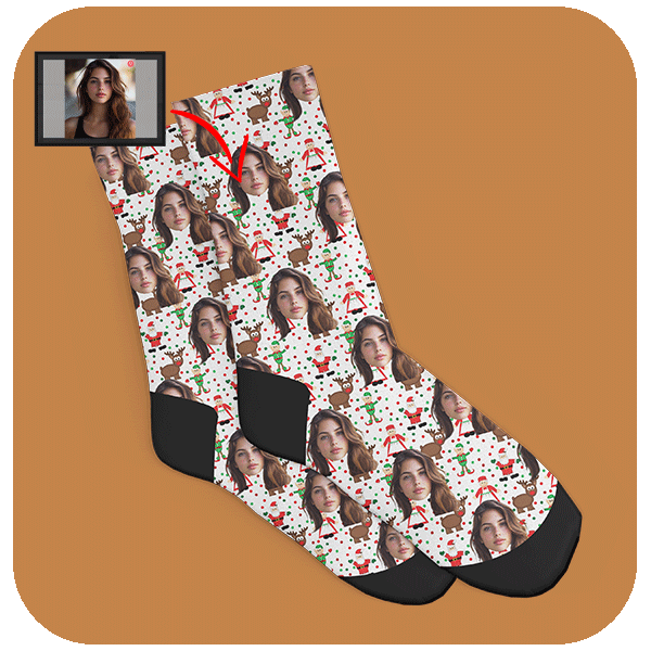 Skarpetki z twarzą i świątecznymi piernikami